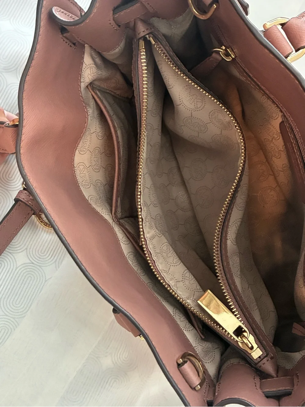 MICHAEL KORS Chestnut Brown Leather Satchel with Gold Hardware